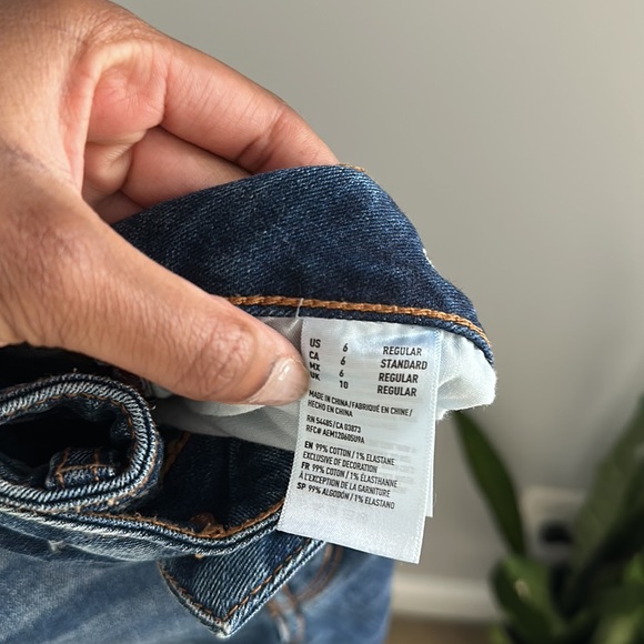 American Eagle Boyfriend Ripped Jean Size 6 Regular - Picture 6 of 6